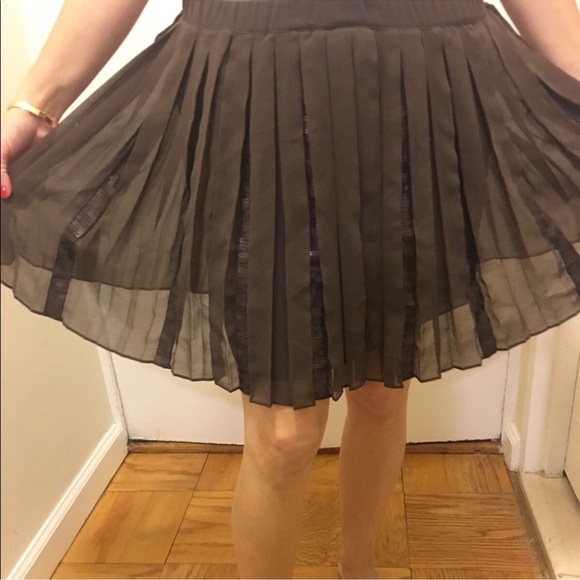 Club Monaco dark green pleated sequin mini skirt - Picture 4 of 5